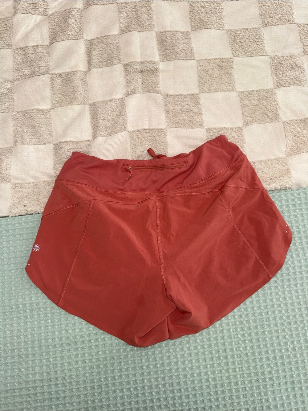 Athleta Run with It 4.5” Short size M - Picture 2 of 5